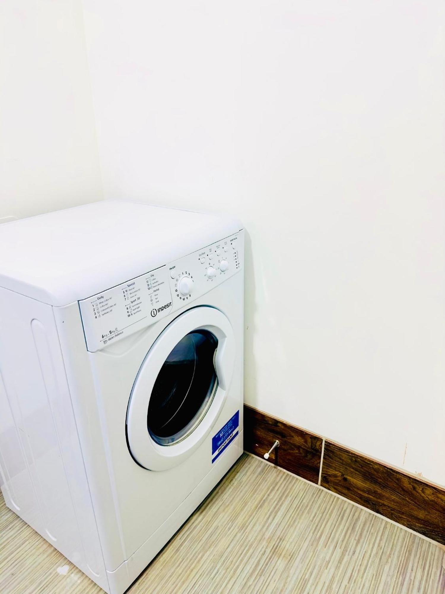 Albert Inn Apartments Манчестър Екстериор снимка